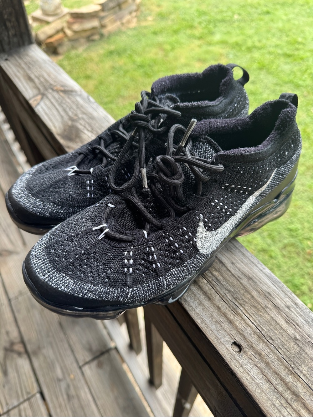 Nike Air VaporMax Flyknit Black/Gray Sneakers men’s size 8